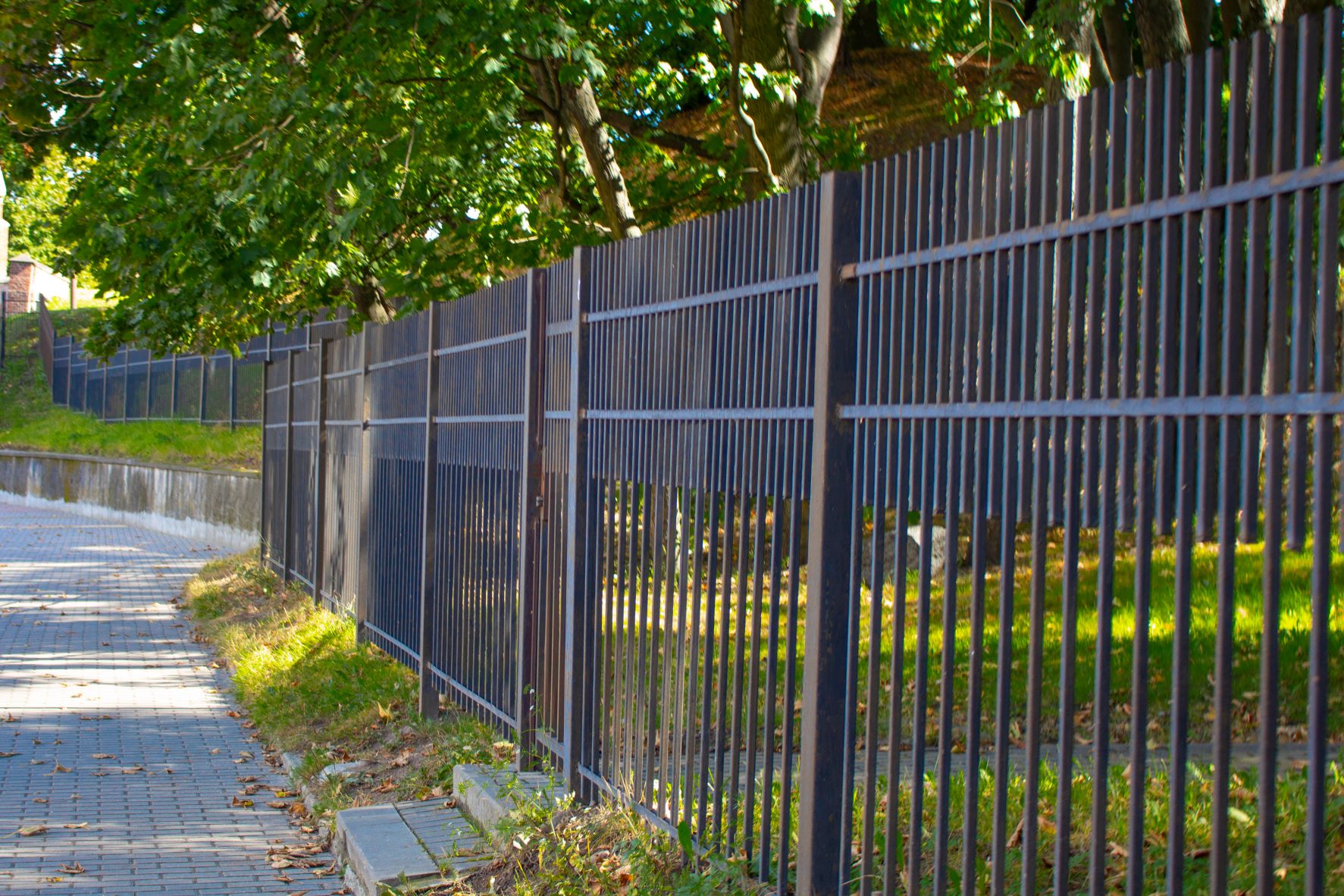 How Long Does Aluminum Fencing Normally Last