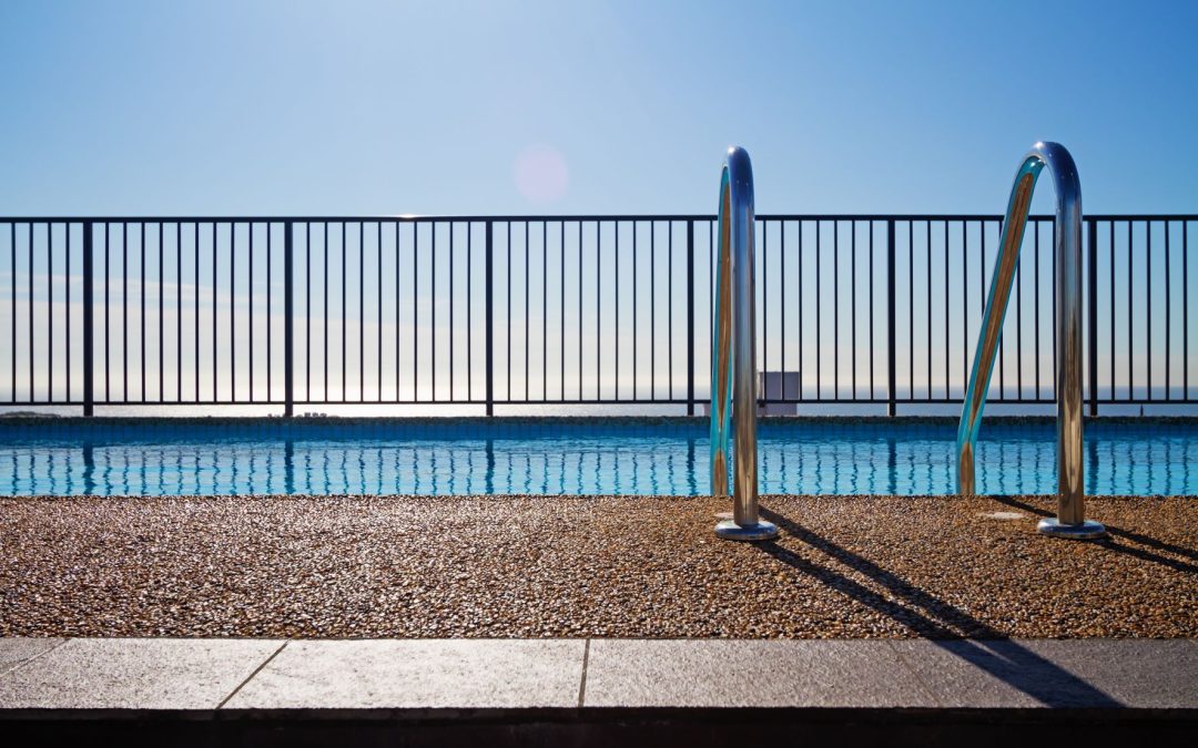 3 Pool Styles & The Best Fences For Them