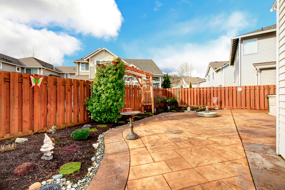 How To Compliment Your Fence With Landscaping