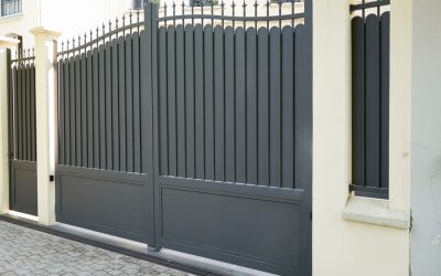 Wood Or Aluminum Fencing: Which Matches Your Home’s Exterior Better?