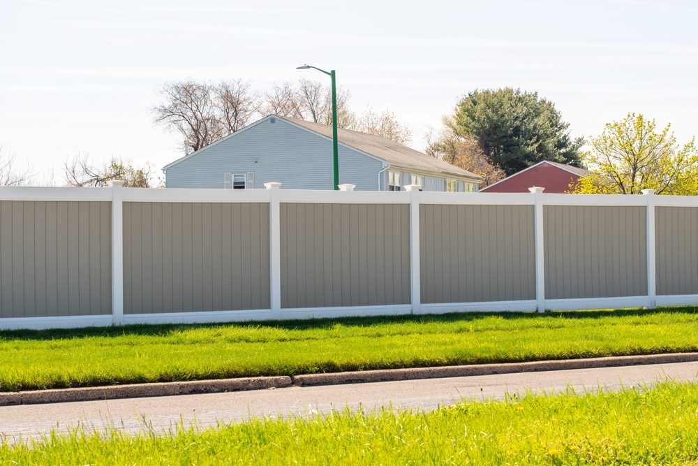 Understanding Local Zoning and Regulations for Fencing