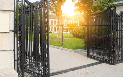 Do People Still Use Privacy Fencing?