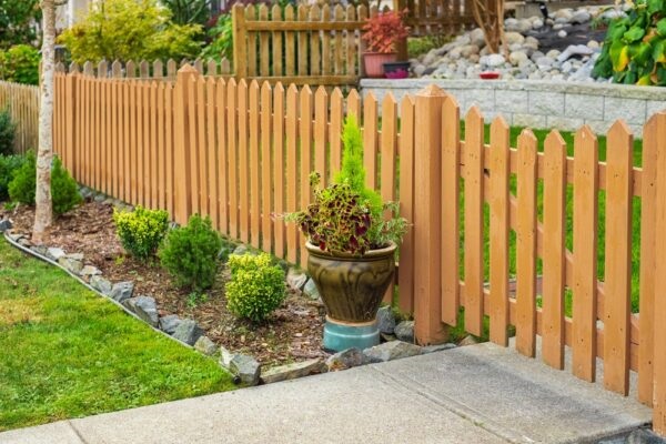 Factors Influences Fence Height: Zoning, Safety, and Aesthetics